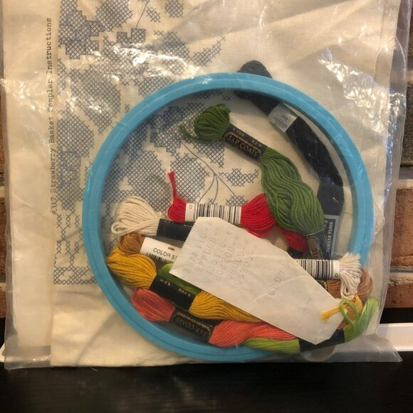 Country Stitching Strawberry Basket Cross Stitch Kit Fiber Craft - Picture 4 of 5